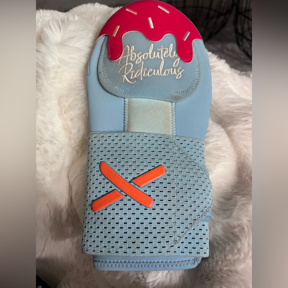 Aria Absolutely Ridiculous, cotton candy, sliding mitt